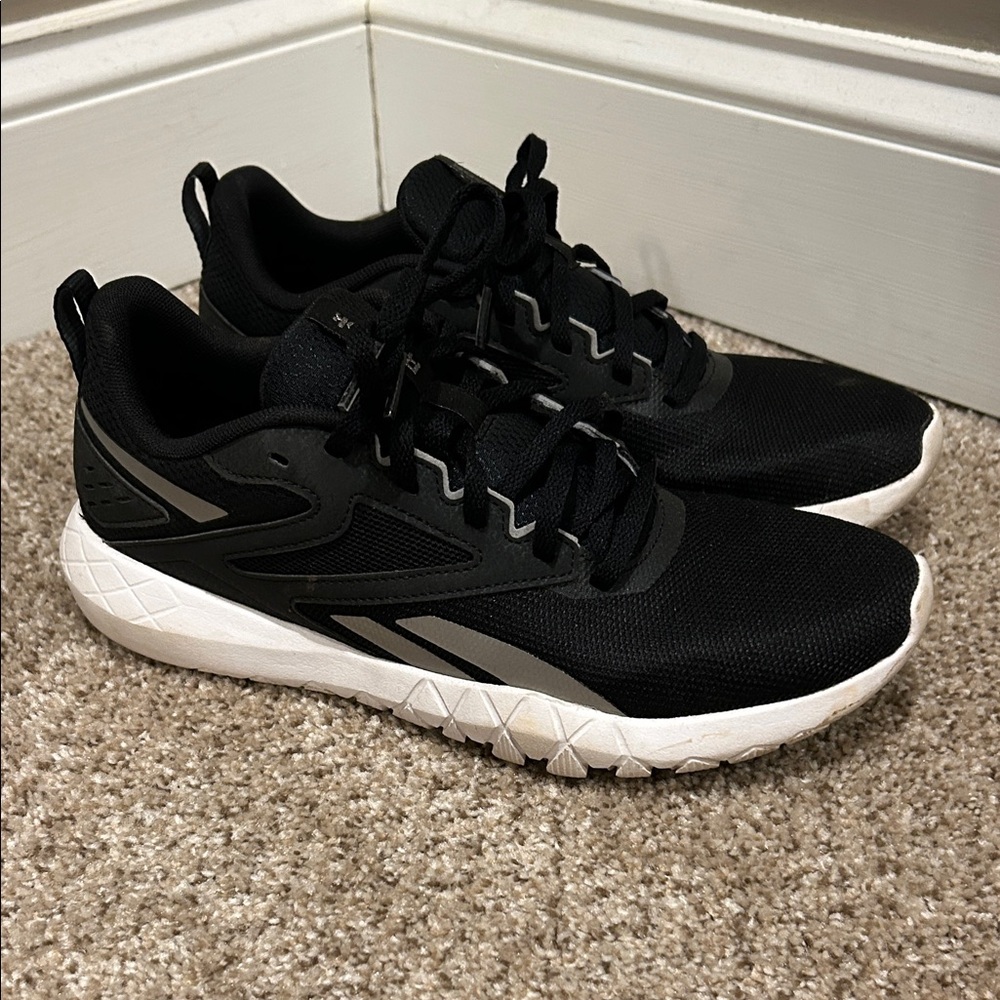 Reebok LuxComfort Sneakers 9.5